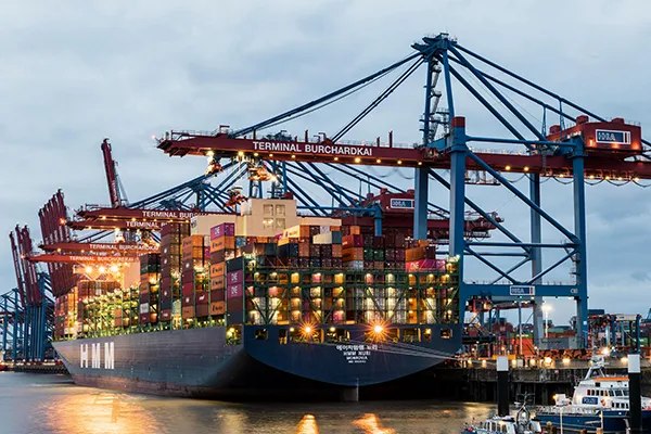 global steel sourcing,steel procurement strategy,global supply chain solutions,steel sourcing services,international steel trade,steel procurement risk management
