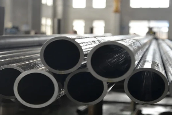 How to choose spiral pipe or seamless pipe