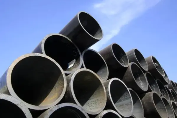 Identification method of welded pipe and seamless pipe