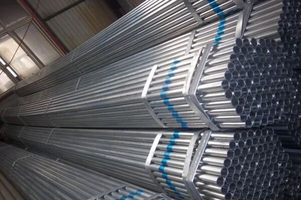 Detection of surface defects of square and rectangular tubes
