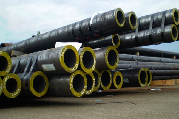 What are the precautions for welding the stainless steel pipes