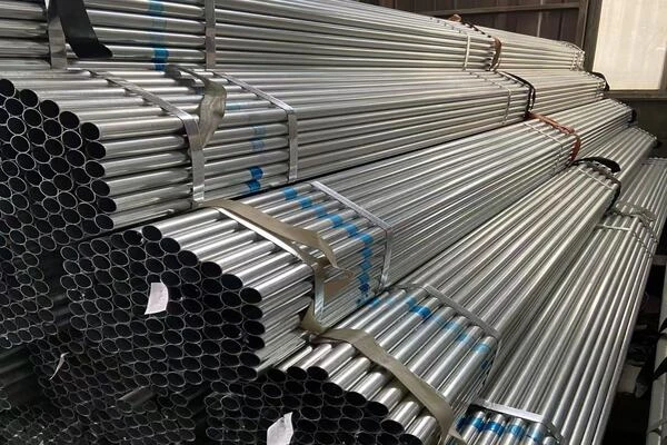 Application and maintenance of hot-dip galvanized seamless steel pipe