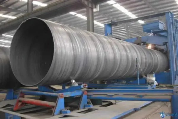 What are the differences between the surface processing of spiral steel pipes and stainless steel pipes