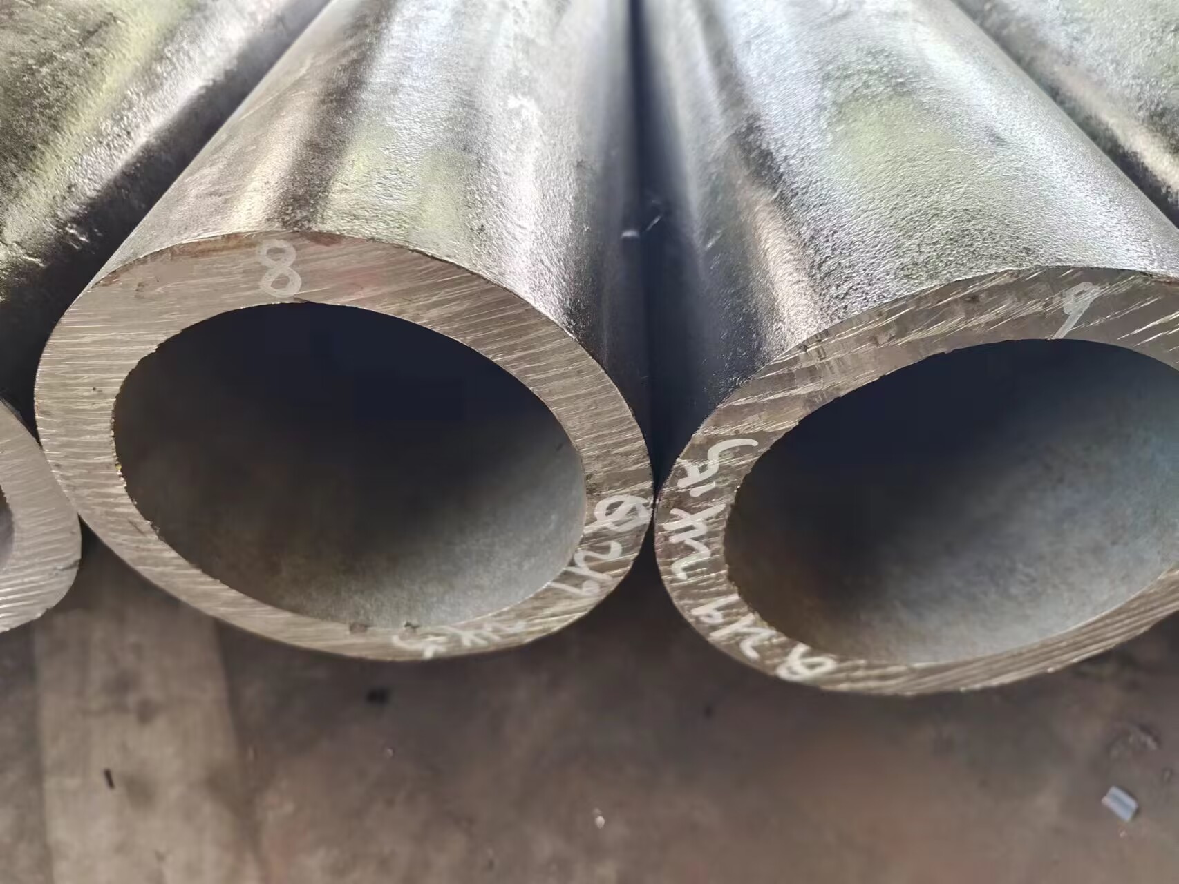 അലോയ് തടസ്സമില്ലാത്ത പൈപ്പ്